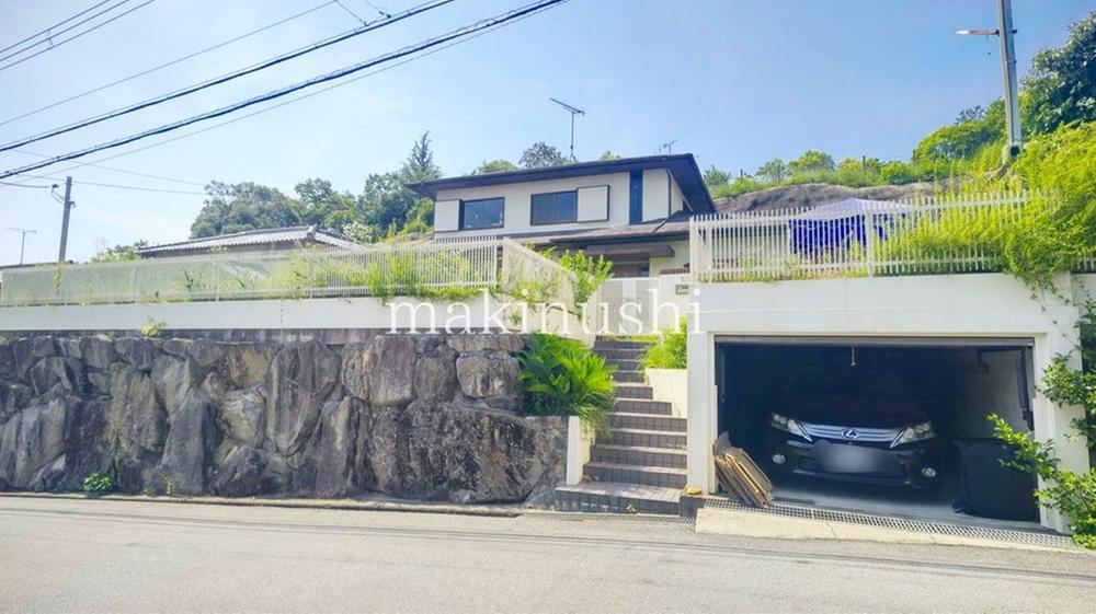 Spacious 4LDK+S House in Uenaka - Photo 1
