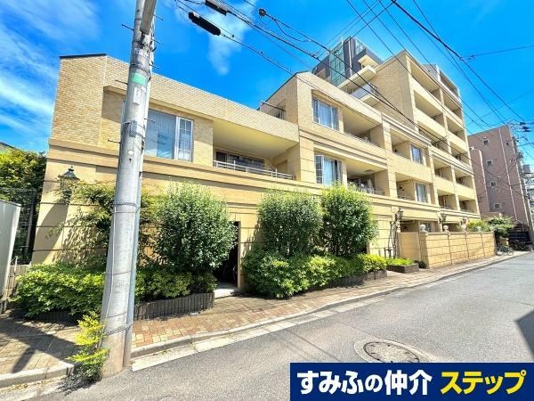 3LDK Apartment with Private Parking in Shakujii - Photo 1