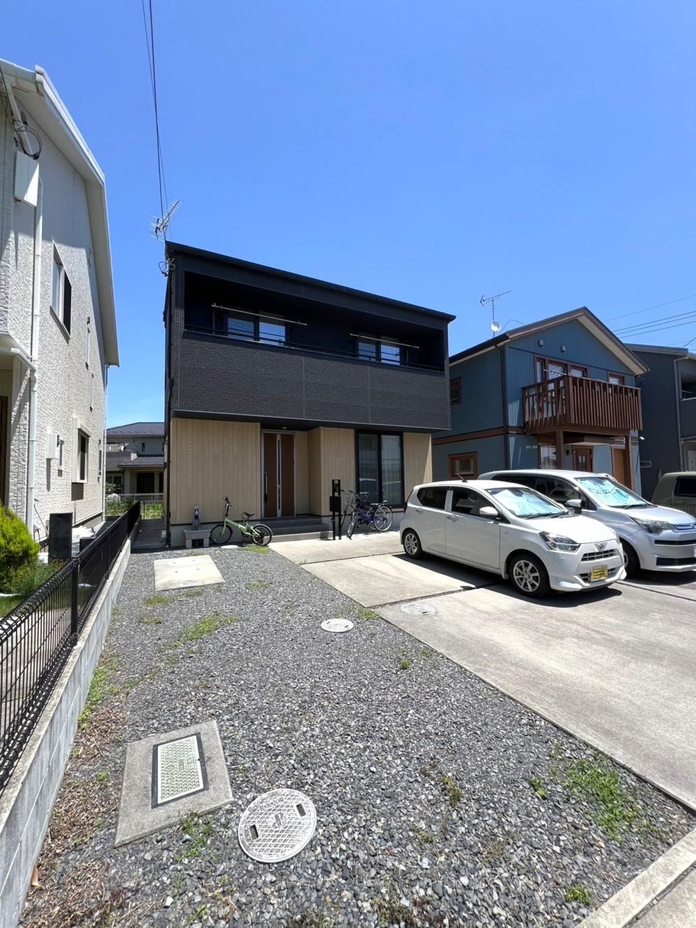 Eco-Friendly 2LDK House with Solar Power in Iwatsuki, Saitama - Photo 1