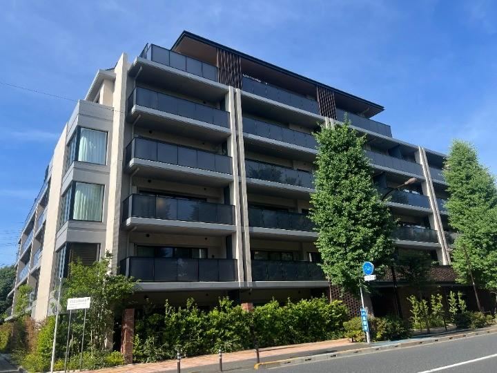 Modern 3LDK Apartment Near Tanbo Park - Photo 1