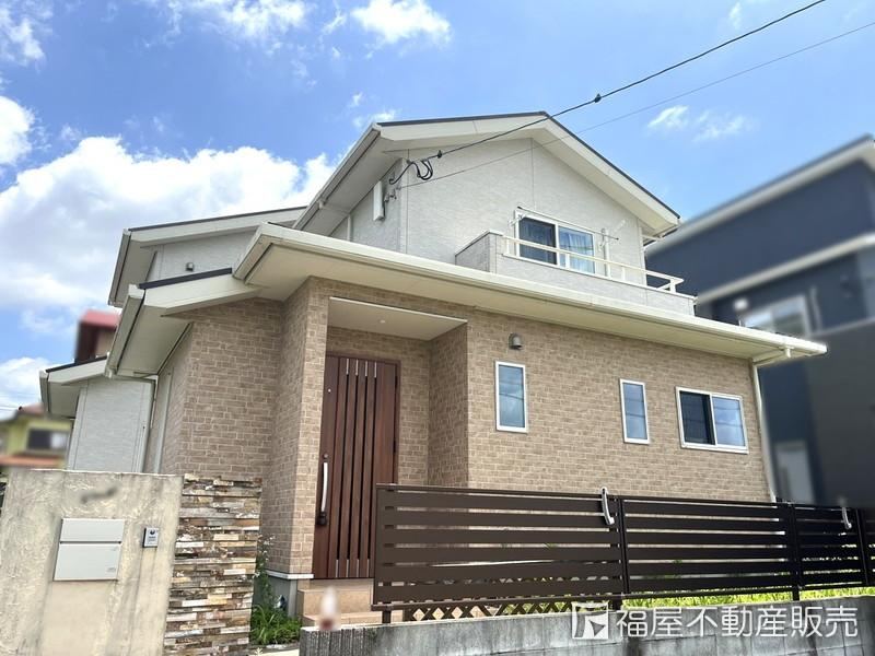 Spacious 4LDK Home on Large Lot in Chikushino - Photo 1