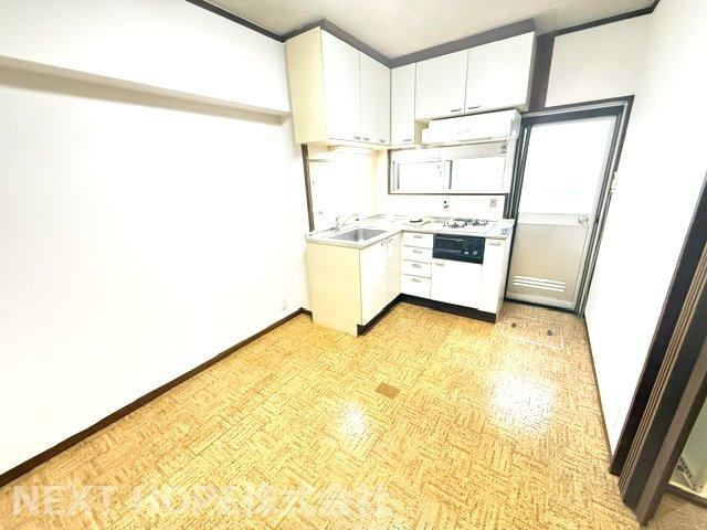 3DK apartment in Higashinada Ward, Kobe, Hyogo - Photo 1