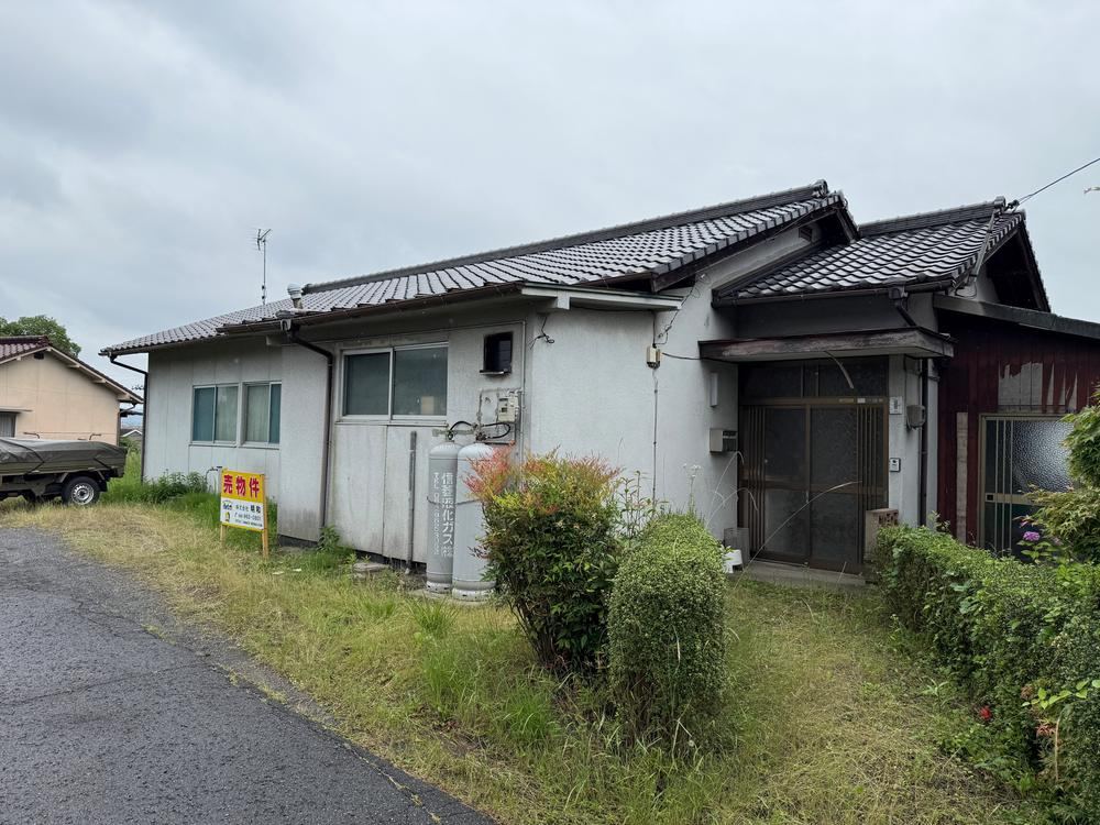Spacious 6DK House Near Chikuda Station - Photo 1