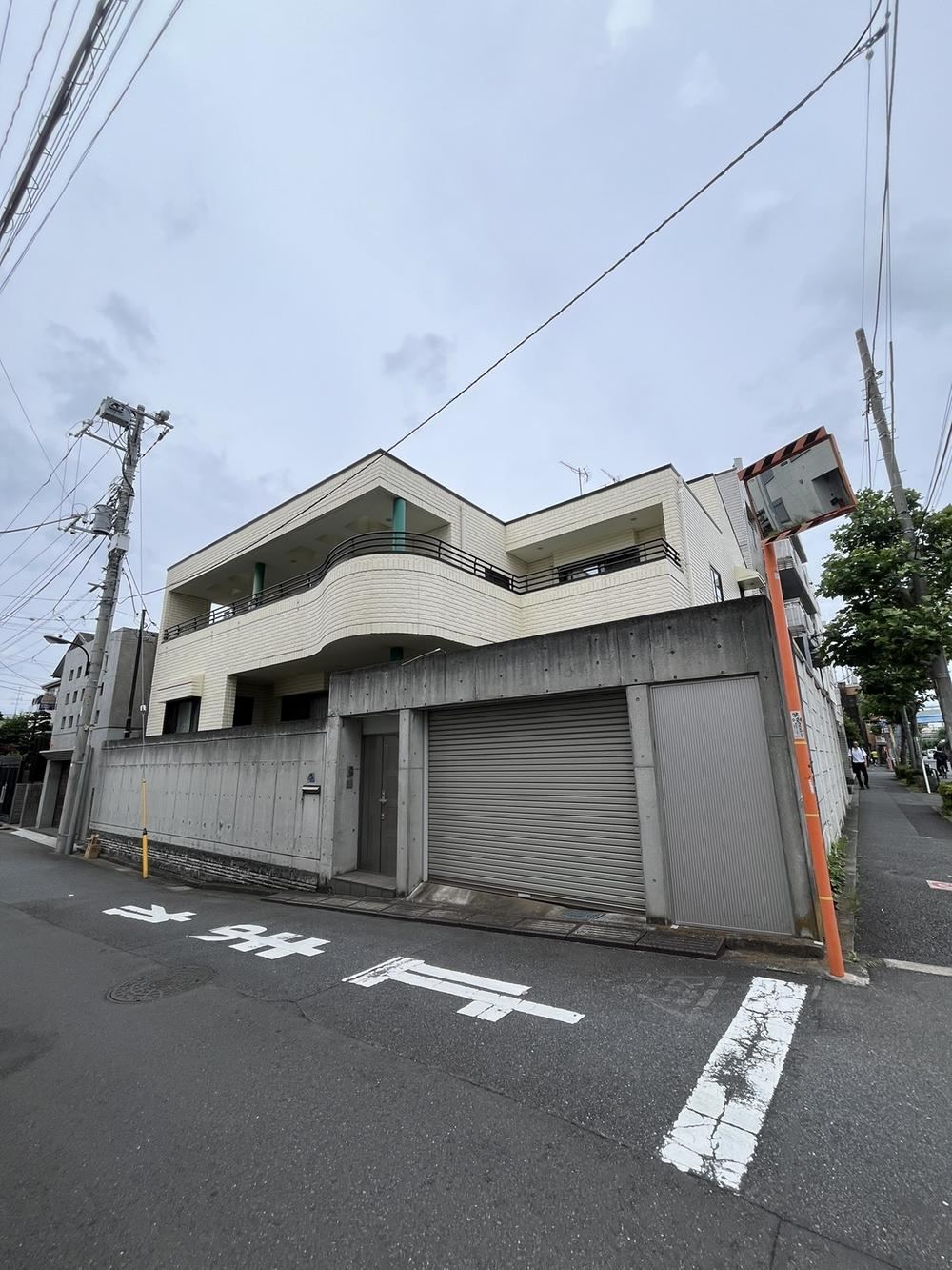 Corner Lot 5LDK+S Detached House in Nakaochiai, Tokyo - Photo 1