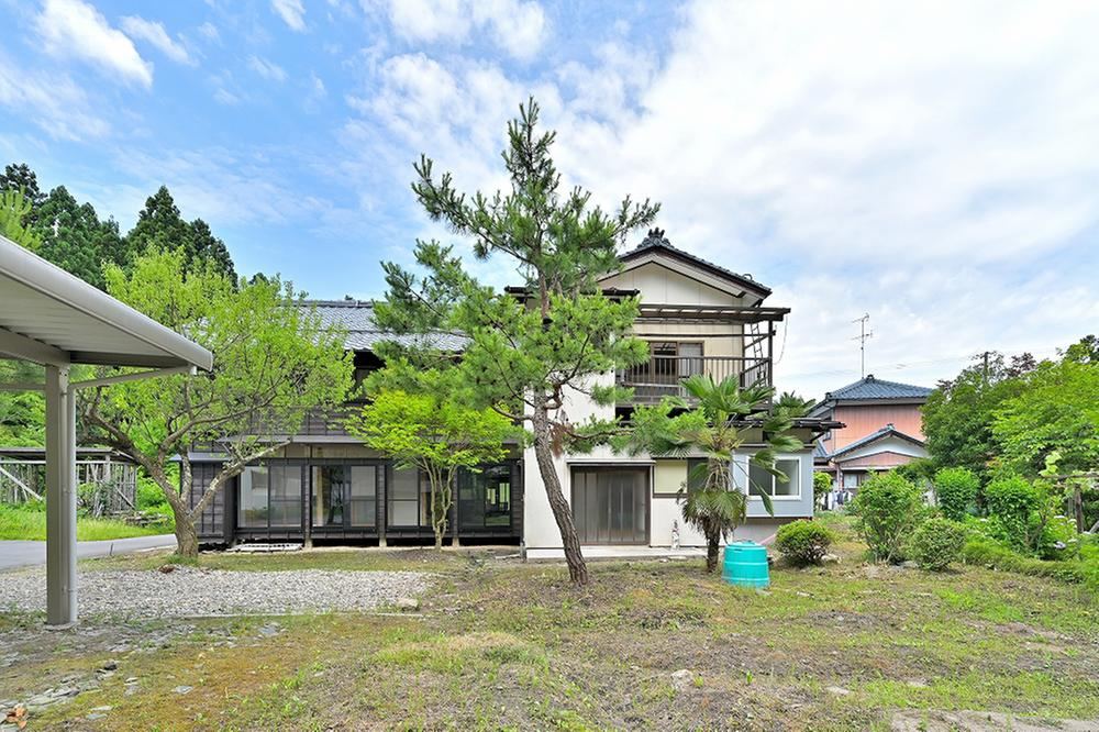 Spacious 11DK Traditional House with Ample Rooms - Photo 1