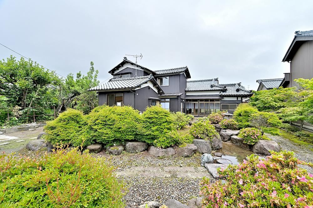 Large 9DK House with Garden in Nishi-Kamiko - Photo 1