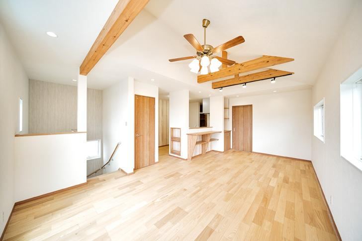 Renovated 3LDK House with Solar Panels - Photo 1