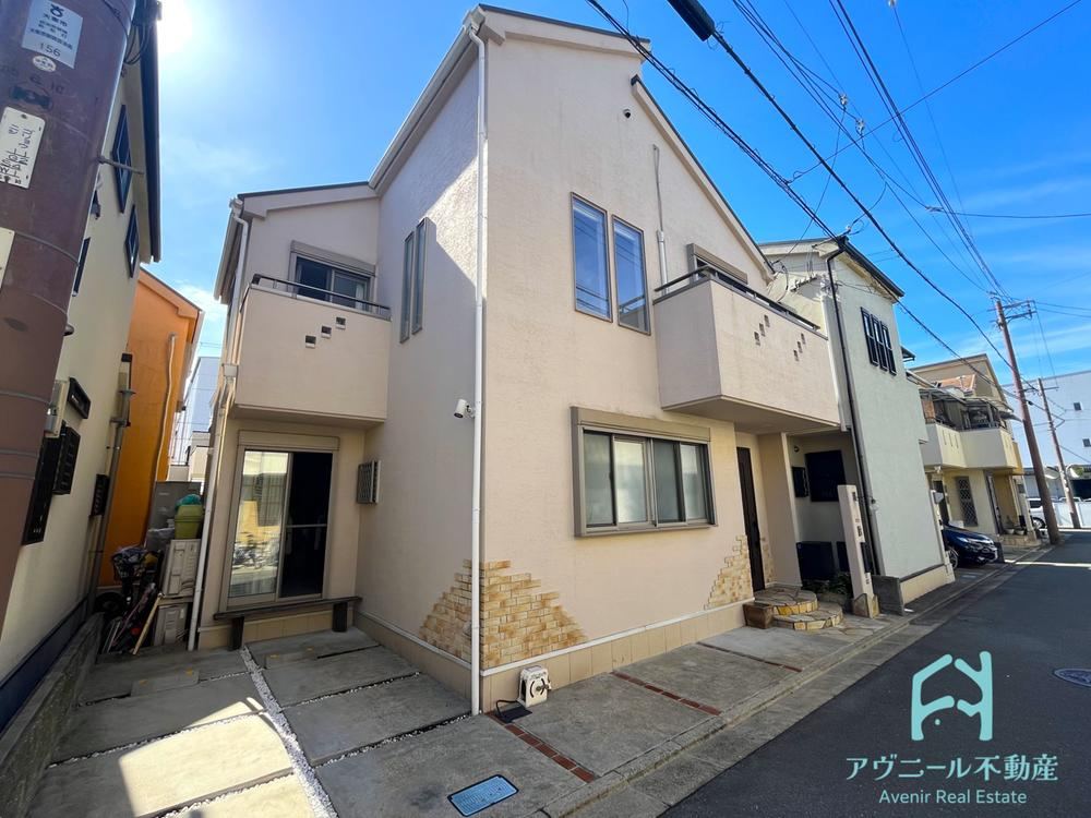 Well-Lit 4LDK Detached House in Daito City - Photo 1