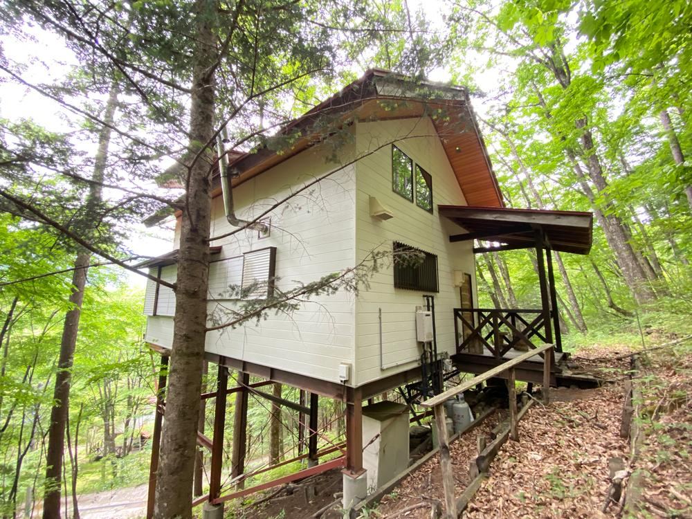 Charming 1LDK Cabin with Deck - Photo 1