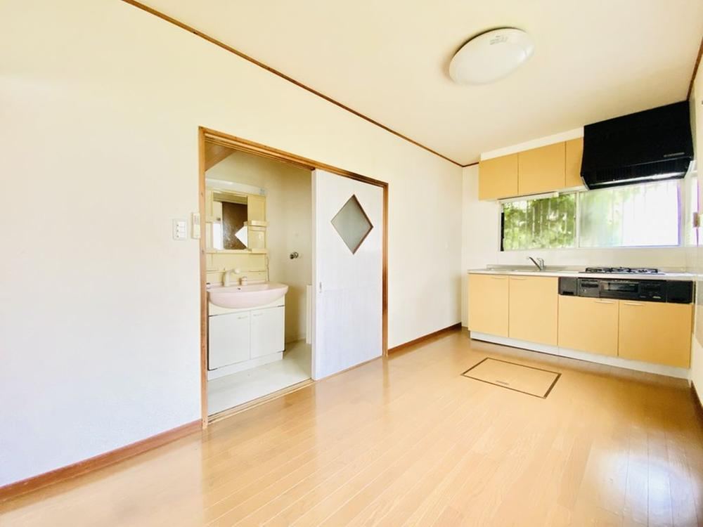 3K House in Tsurumi, Osaka with Great Amenities - Photo 1