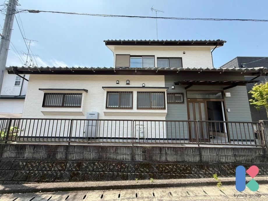 Renovated 3LDK Home with Parking in Iwata - Photo 1
