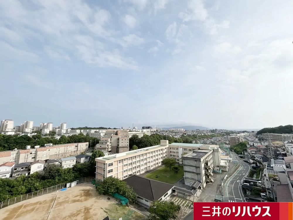 3LDK apartment in Akashi, Hyogo - Photo 1