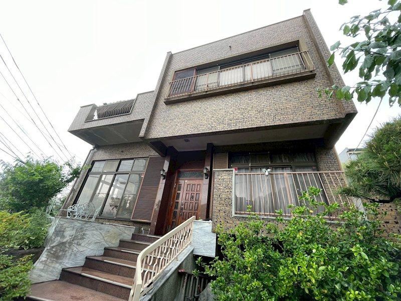 Spacious 8LDK Home Ready for Immediate Move-In - Photo 1