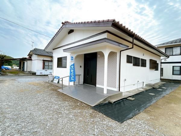 Stylish 3LDK Bungalow in Shiranui - Photo 1