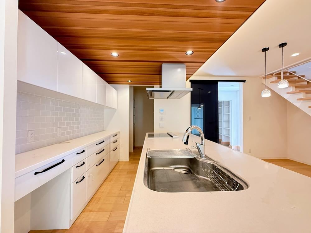 Modern 4LDK House in Nakayama, Nara - Photo 1