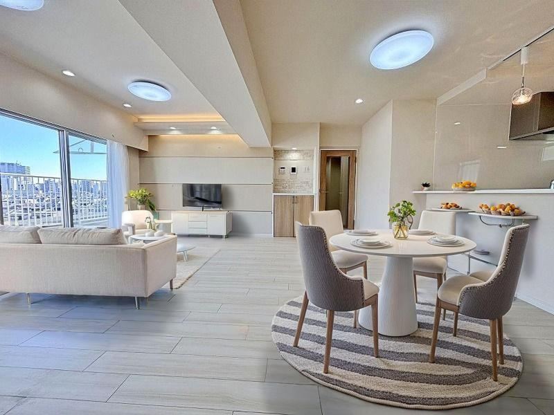 Luxury 3LDK Apartment with City Views in Hananomachi - Photo 1