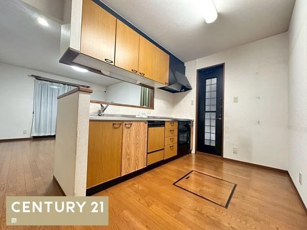 Spacious 5LDK Detached House in Wakayama City - Photo 1