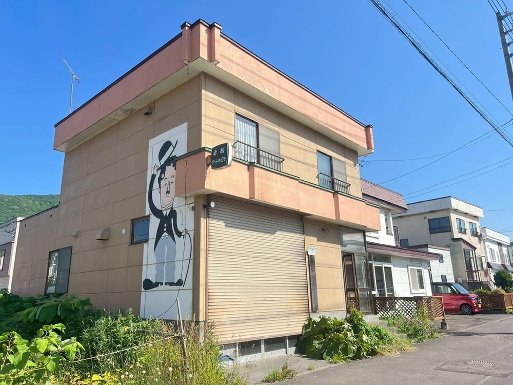 Versatile 4LDK Home and Store in Otaru - Photo 1