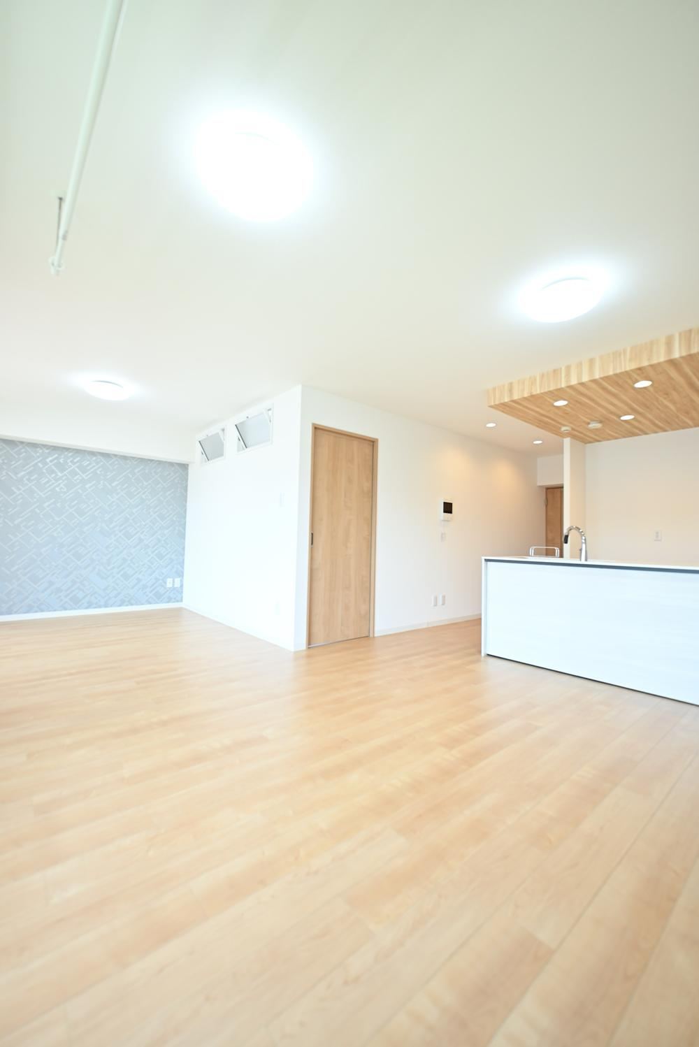 Spacious 3LDK Apartment with Renovation Near Sapporo Station - Photo 1