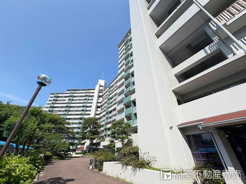 4LDK apartment in Suminoe Ward, Osaka - Photo 1