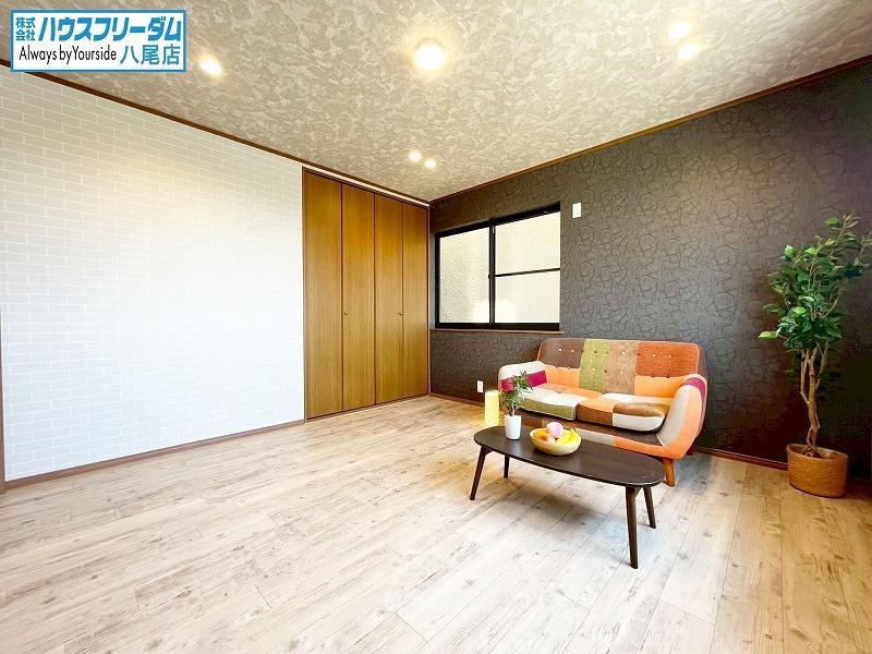 Spacious 4DK Detached House with Mountain Views in Higashi-Osaka - Photo 1