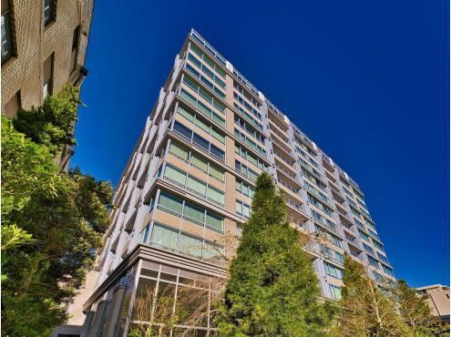 3LDK apartment in Chiyoda Ward, Tokyo - Photo 1