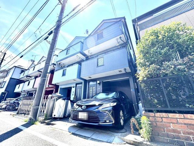 Bright 4LDK House with Spacious Rooms - Photo 1