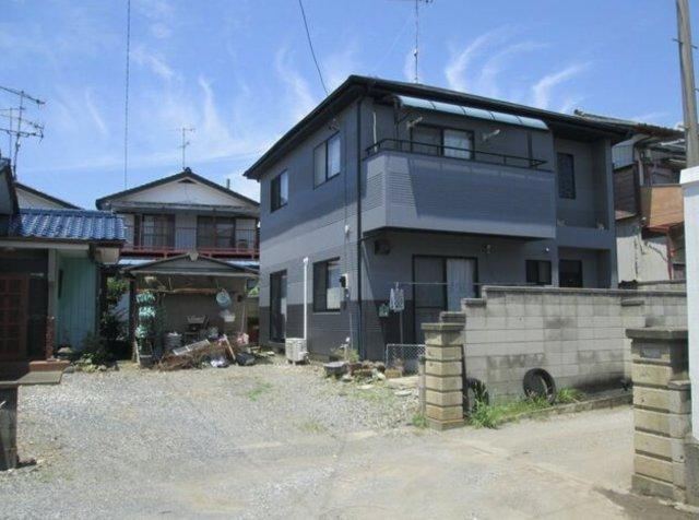 Convenient 4LDK House Near Commercial Facilities - Photo 1
