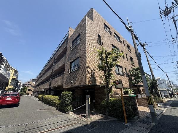 3LDK apartment in Higashinada Ward, Kobe, Hyogo - Photo 1
