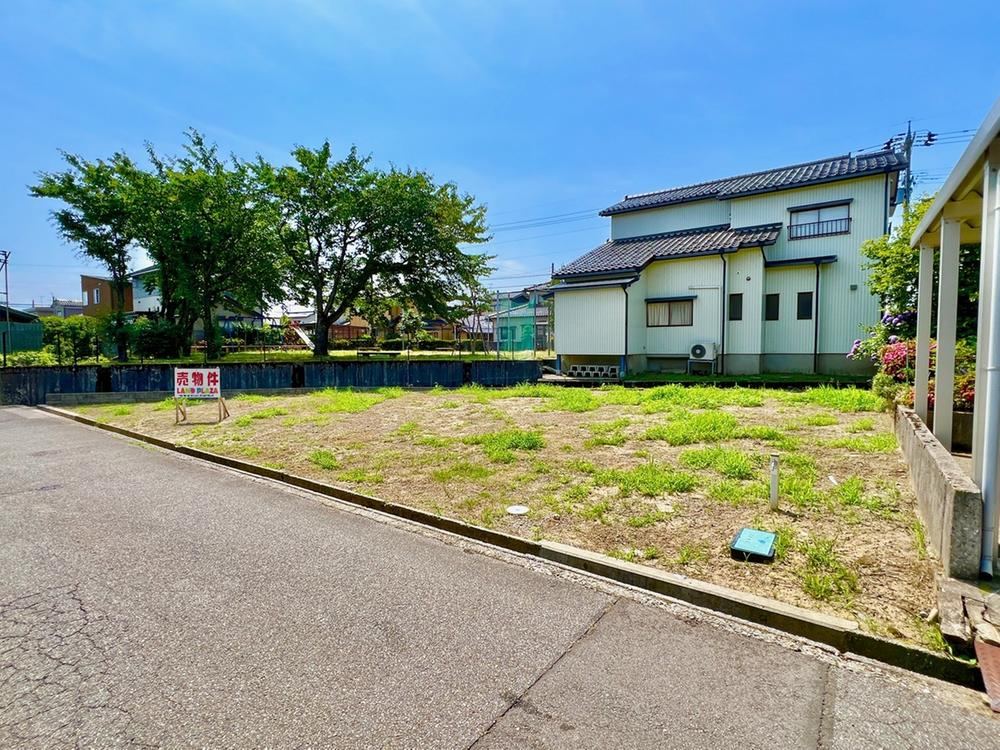 186 m² land in Hakusan, Ishikawa - Photo 1