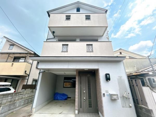 3LDK Renovated House Near Nagaokakyo Station - Photo 1