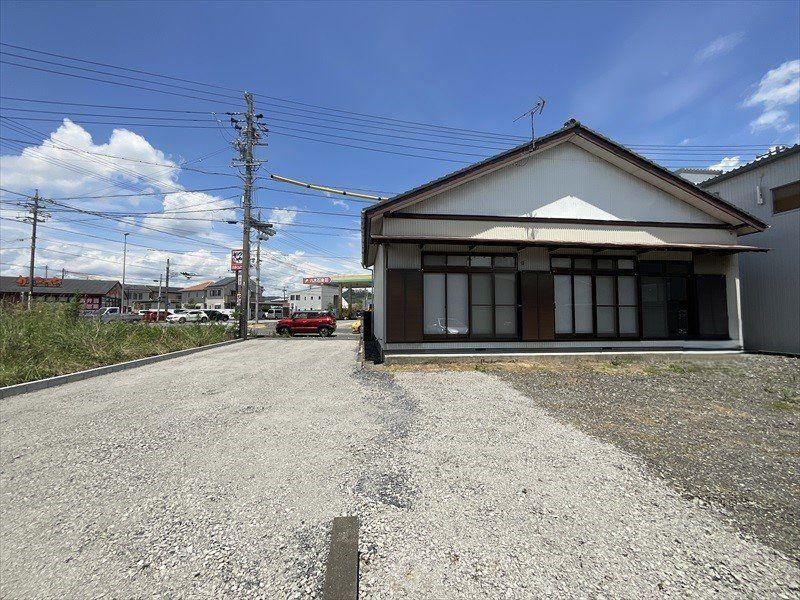 Spacious 3DK Bungalow with Garden in Fujieda - Photo 1