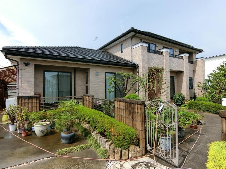 Spacious 5SLDK House with Solar Power in Shimotsuke - Photo 1