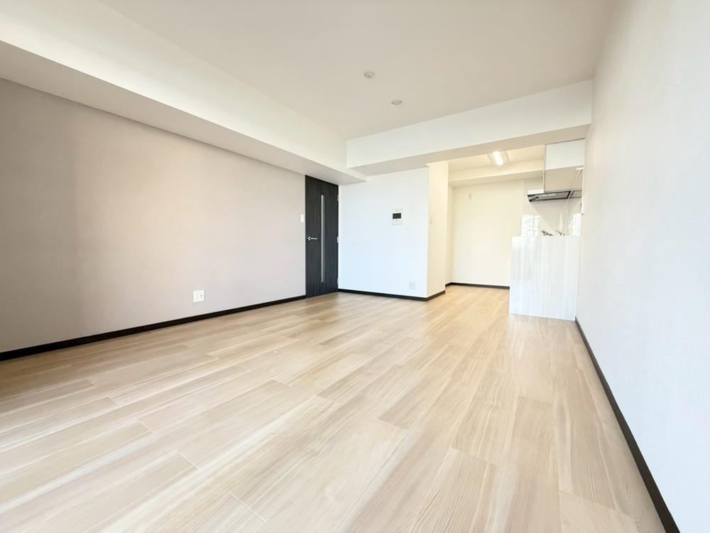 Renovated 4LDK Apartment Near Chinatown - Photo 1