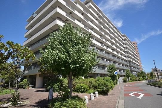 Renovated 4LDK Apartment with After-Sales Service - Photo 1