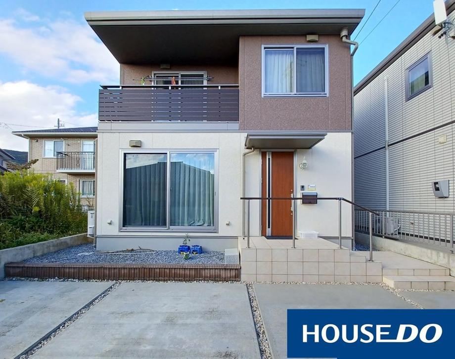 4LDK+S House with Solar Power System - Photo 1