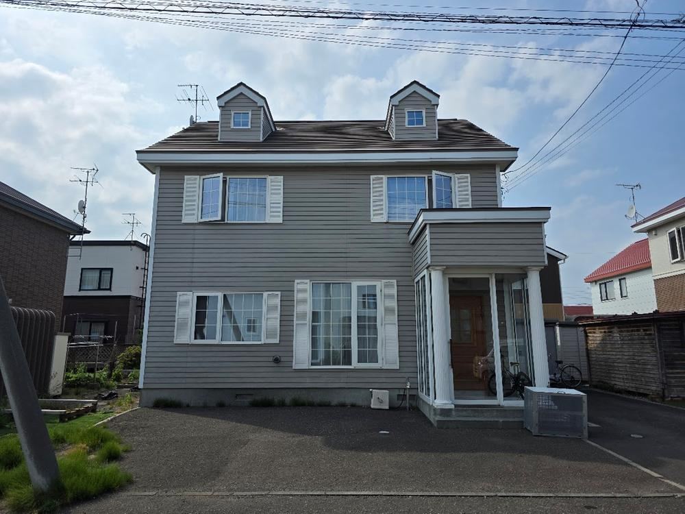 Renovated 3LDK Home in Ishikari - Photo 1