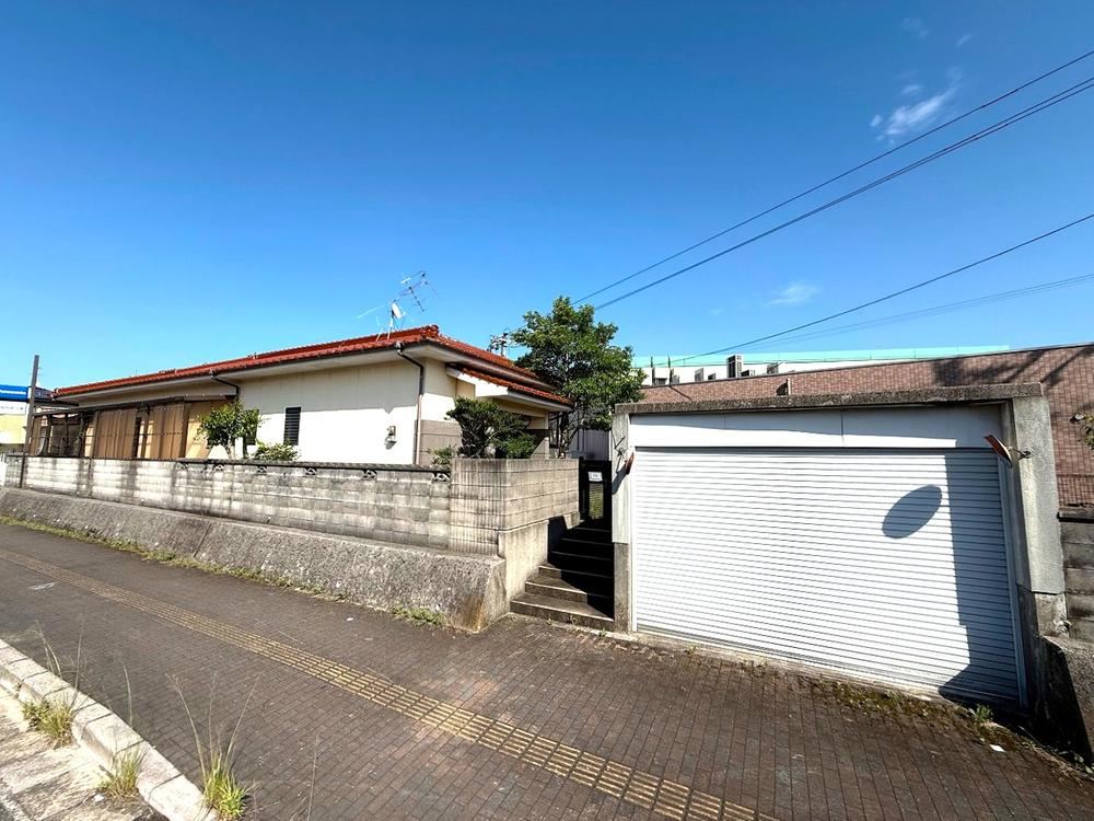 Spacious 3LDK Detached House in Iizuka - Photo 1
