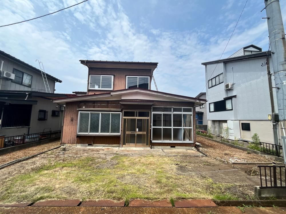 Compact 3K+S House Near Minami-Takada Station - Photo 1