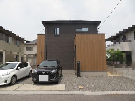 Elegant 4LDK House in Hirotani - Photo 1