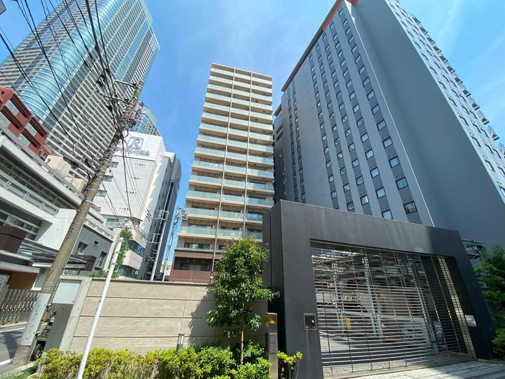 2LDK apartment in Minato Ward, Tokyo - Photo 1