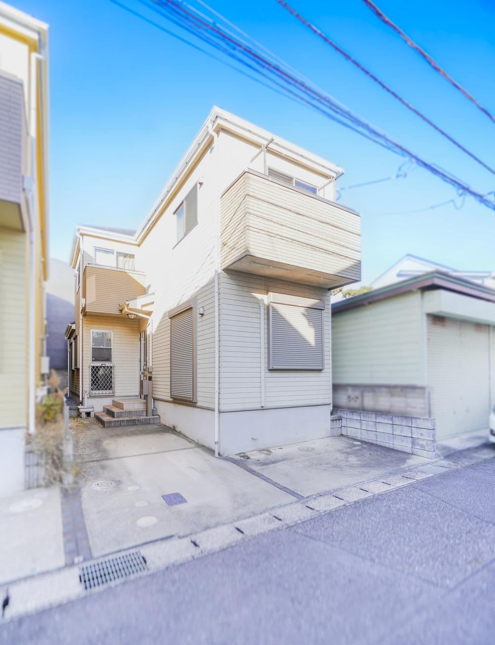 Convenient 4LDK House Near Schools in Hanazono - Photo 1