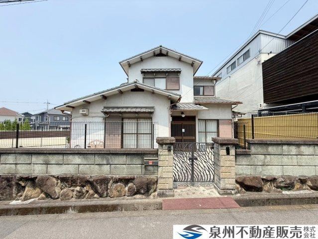 Spacious 7DK Home with Renovation History in Yamasancho - Photo 1