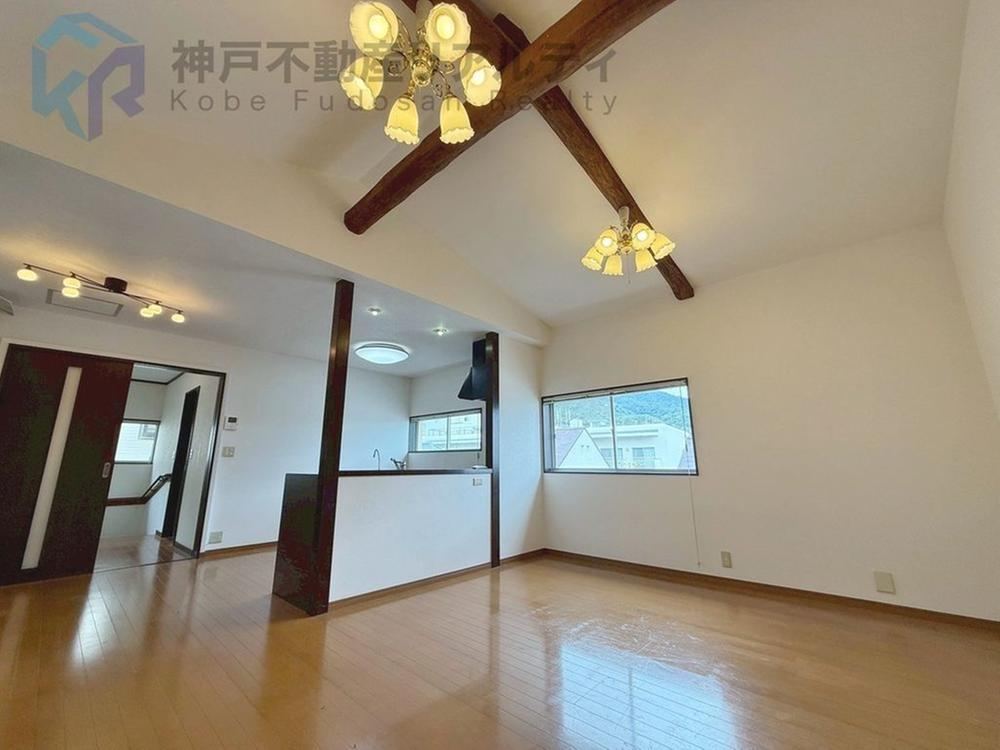 Charming 4LDK Home in Ashiya - Photo 1