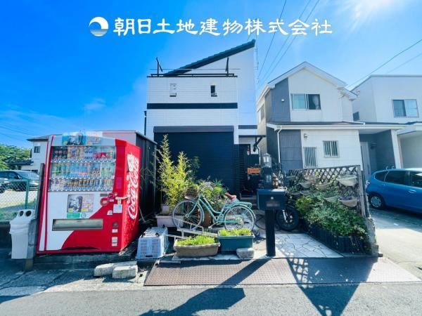 4LDK All-Electric House with Solar Power Near Ebina Station - Photo 1