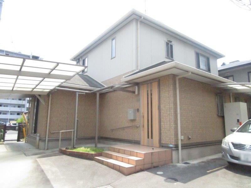 All-Electric House with Home Elevator in Airport Road, Matsuyama - Photo 1
