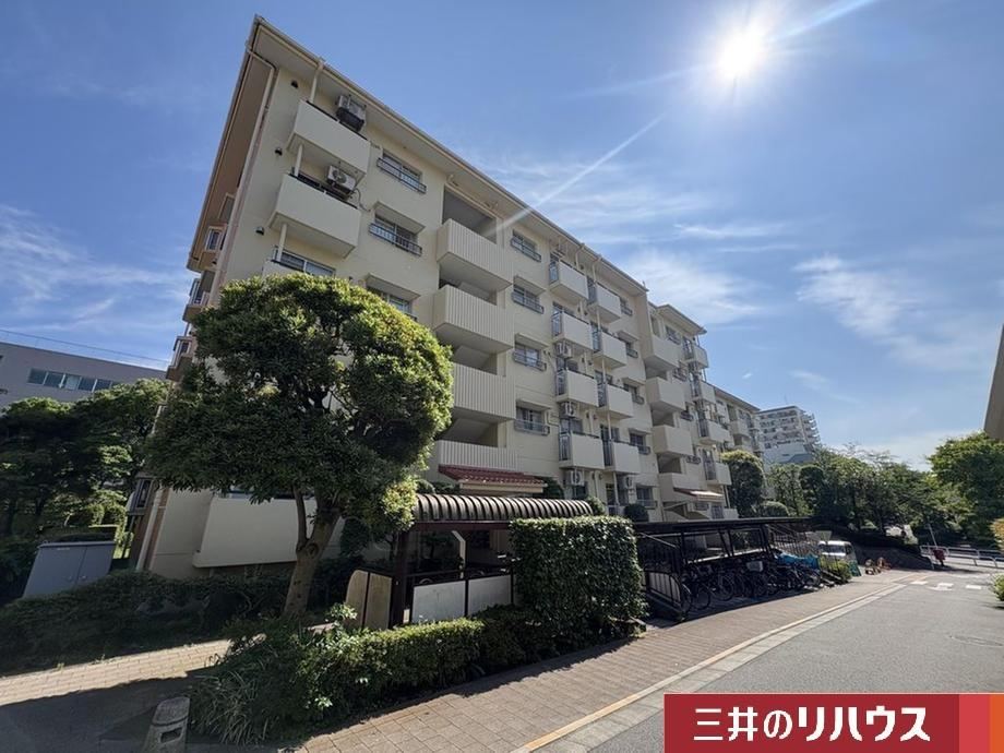 3LDK Apartment in Yashio with Great Amenities - Photo 1