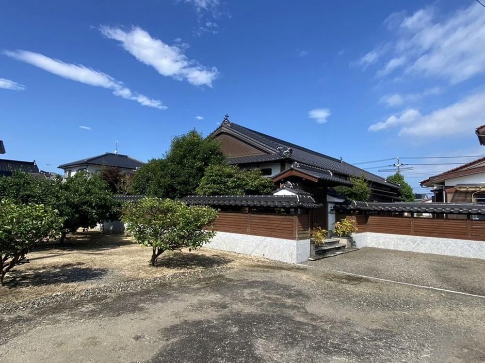 Charming 5LDK Bungalow in Asahi Town - Photo 1
