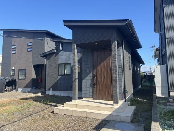 Modern 3LDK Detached House in Matsubara Town - Photo 1