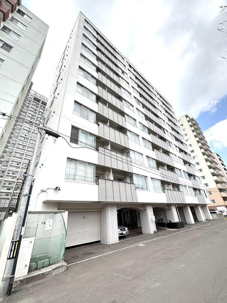 2LDK apartment in Chuo Ward, Sapporo, Hokkaido - Photo 1